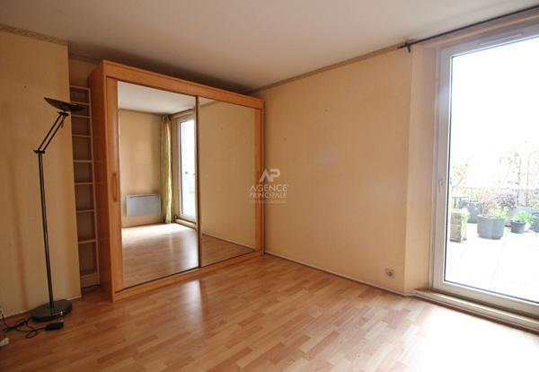 Hyper centre-ville - 4 pièces avec grande terrasse €330 000 ** - Référence 25-3868