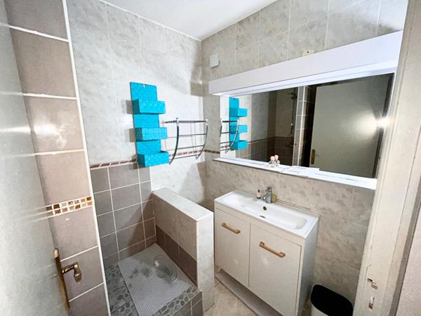 Mèze T3 meublé en rez de jardin avec parking