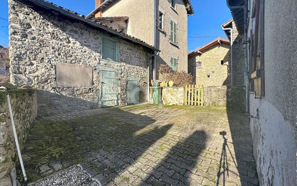 Maison à vendre    2 pièces • 49,40 m2 Nantiat