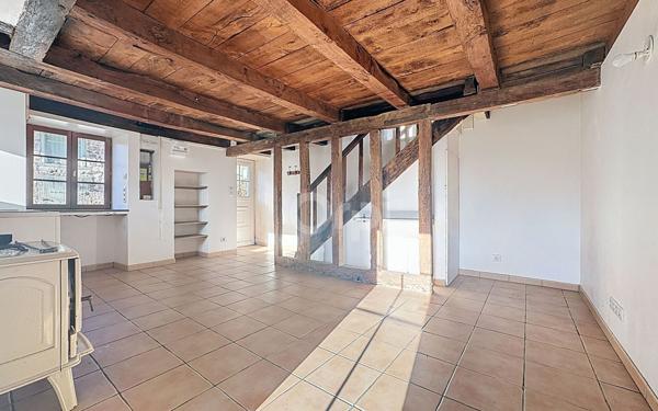 Maison à vendre    2 pièces • 49,40 m2 Nantiat