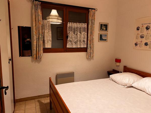 Maison 3 pièces avec terrasse ensoleillée dans environnement reposant