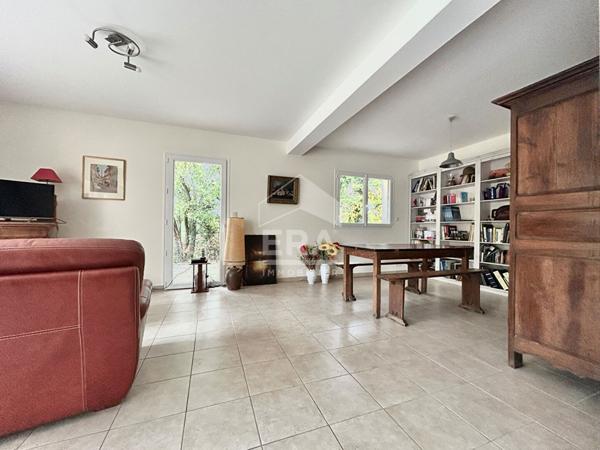 Maison Neuville Sur Sarthe 5 chambres, double garage, très économe en énergie