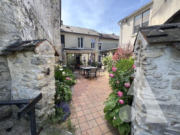 Maison 5 pièces 206 m2