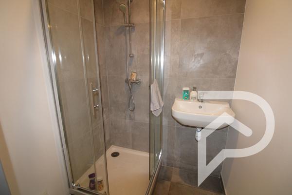 Maison 6 pièces 600 m2