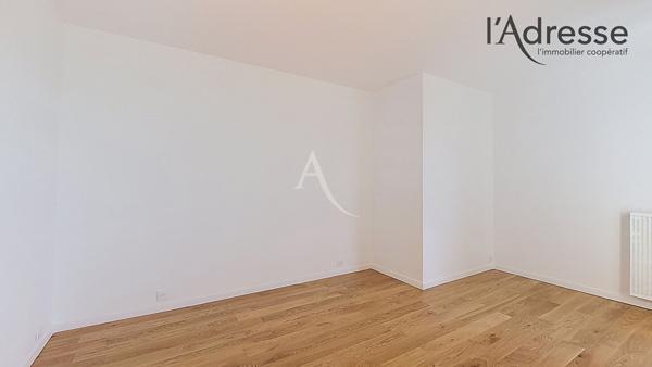 PUTEAUX/Centre ville 4/5 pièces de 97 m² avec parking boxé, 3 balcons