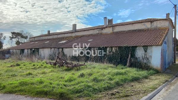 Ensemble immobilier et ses nombreuses dépendances