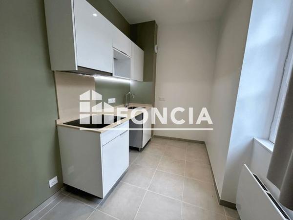 Location Studio 38.4 m² - 10 PLACE DES LICES Vannes 56000