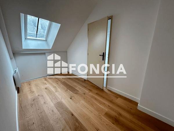 Location Studio 38.4 m² - 10 PLACE DES LICES Vannes 56000