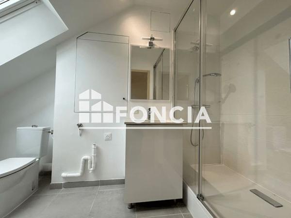 Location Studio 38.4 m² - 10 PLACE DES LICES Vannes 56000