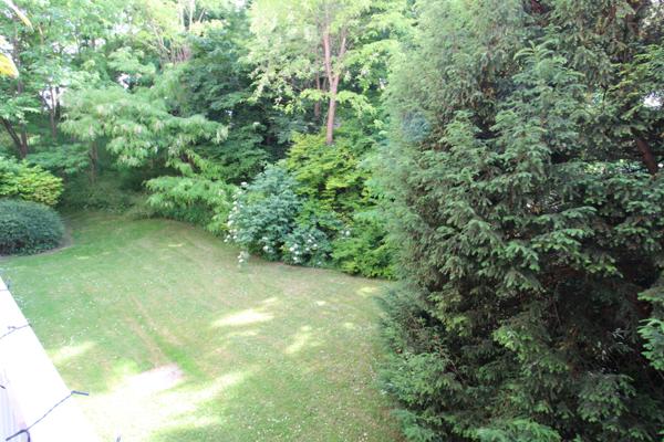 RUEIL-MALMAISON - CENTRE VILLE - STUDIO 24 M² - ENVIRONNEMENT TRES VERDOYANT - BALCON - CAVE