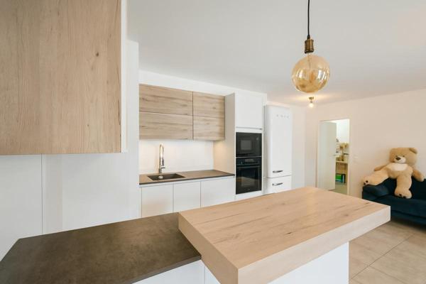 Centre St Jorioz : Appartement T3 récent et lumineux. 68 m² avec terrasse et grand garage