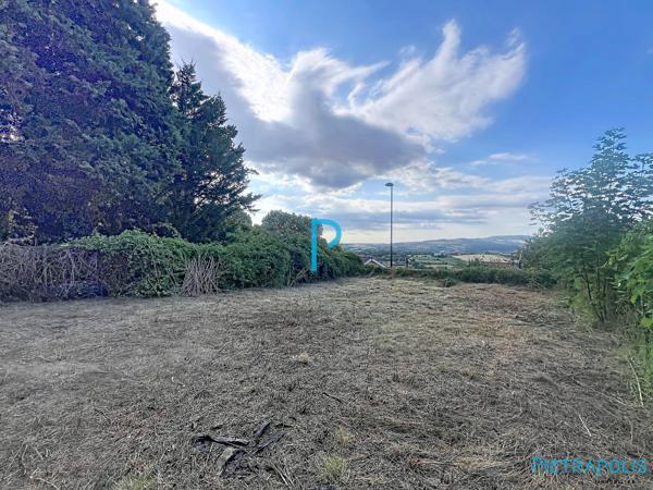BULLY – Appartement 70 m² avec mezzanine, terrain et parking privé