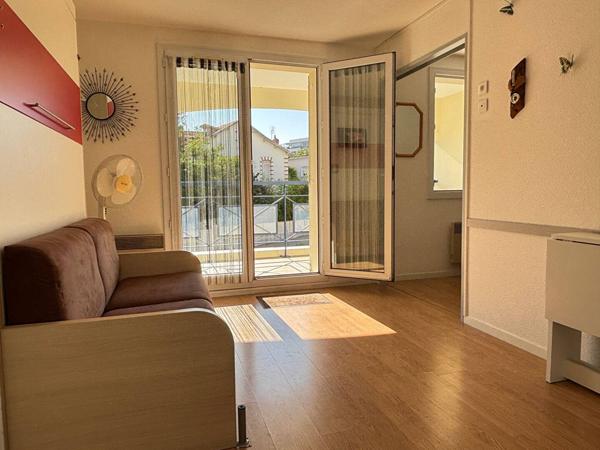 APPARTEMENT à VAUX SUR MER