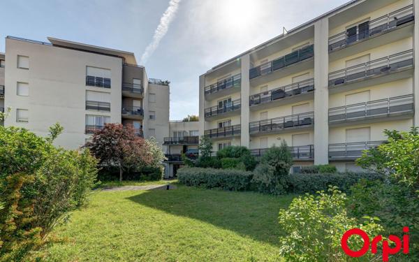 Appartement à vendre    2 pièces •  Vénissieux