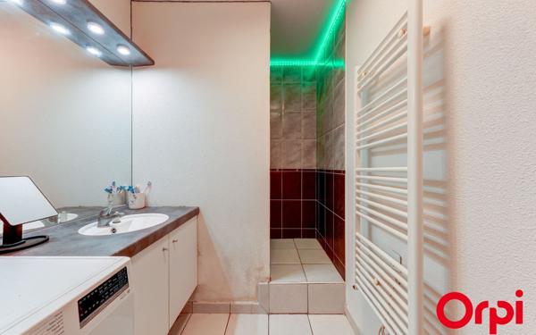 Appartement à vendre    2 pièces •  Vénissieux