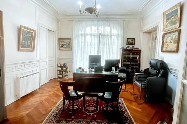APPARTEMENT BOURGEOIS AVENUE NIEL PROCHE MARCHE PONCELET