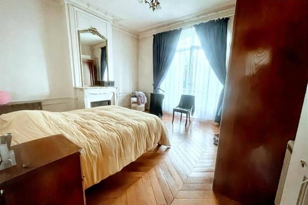 APPARTEMENT BOURGEOIS AVENUE NIEL PROCHE MARCHE PONCELET