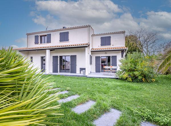 Maison familiale, 6 chambres, grand jardin et piscine