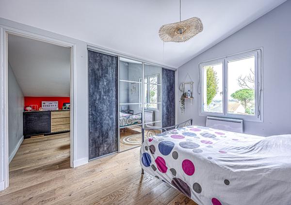 Maison familiale, 6 chambres, grand jardin et piscine