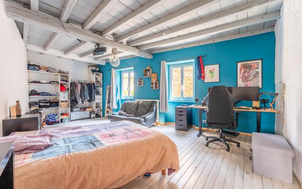 Maison à vendre    7 pièces •  Saint-Germain-sur-l'Arbresle