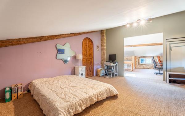 Maison à vendre    7 pièces •  Saint-Germain-sur-l'Arbresle