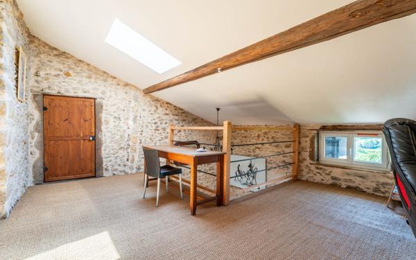 Maison à vendre    7 pièces •  Saint-Germain-sur-l'Arbresle