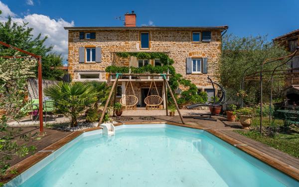 Maison à vendre    7 pièces •  Saint-Germain-sur-l'Arbresle