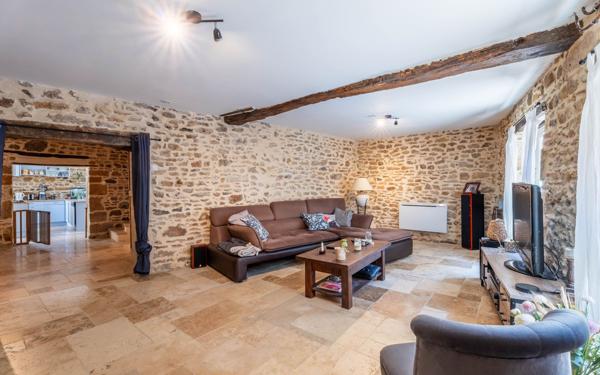 Maison à vendre    7 pièces •  Saint-Germain-sur-l'Arbresle