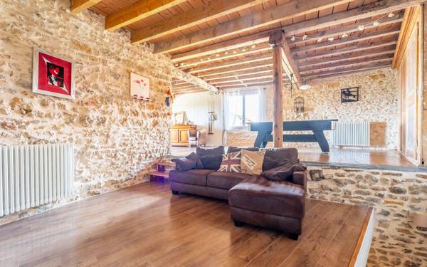 Maison à vendre    7 pièces •  Saint-Germain-sur-l'Arbresle