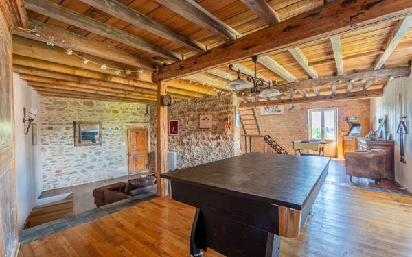 Maison à vendre    7 pièces •  Saint-Germain-sur-l'Arbresle