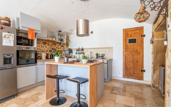 Maison à vendre    7 pièces •  Saint-Germain-sur-l'Arbresle