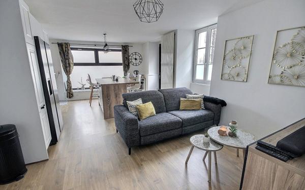 Maison à vendre    5 pièces • 123,30 m2 Lescar