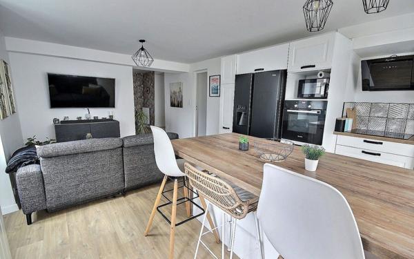 Maison à vendre    5 pièces • 123,30 m2 Lescar