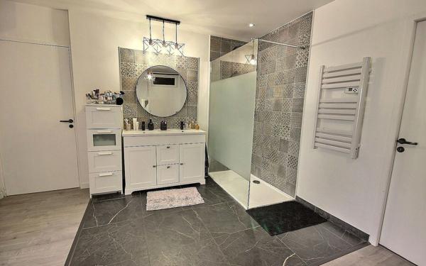 Maison à vendre    5 pièces • 123,30 m2 Lescar