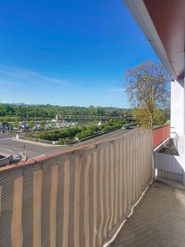 A vendre PAU proche Centre-Ville et gare, appartement T3 de 55 m² balcon vue Pyrénées et cave.