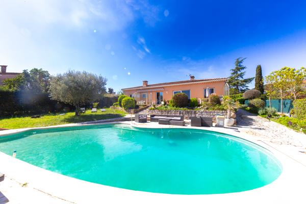 Projet de 256 m2 avec permis accordé pour Maison Exceptionnelle