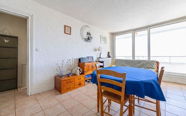 Appartement à vendre    2 pièces • 45 m2 Paris 18