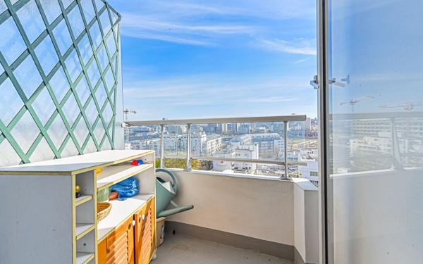 Appartement à vendre    2 pièces • 45 m2 Paris 18