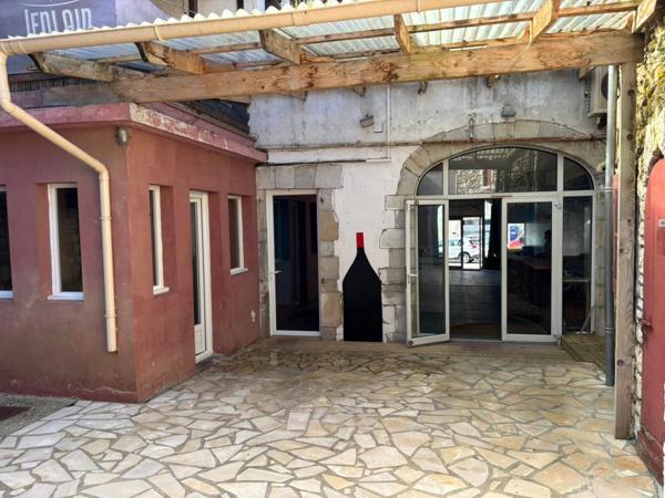 Location Fonds de commerce 4 pièces 128 m2 à Peyrehorade