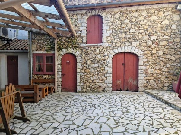 Location Fonds de commerce 4 pièces 128 m2 à Peyrehorade