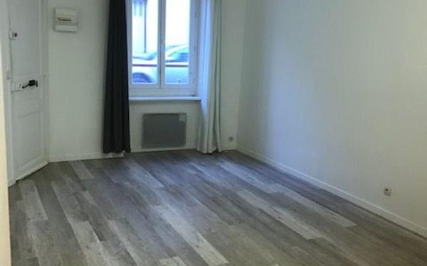Appartement à louer    1 pièce • 25,09 m2 Champs-sur-Marne