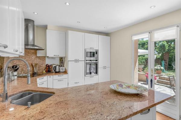Vente Villa de luxe Peymeinade 5 Pièces 156 m²