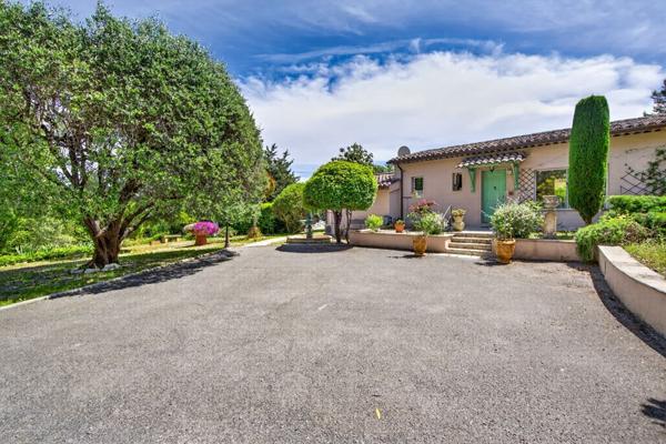 Vente Villa de luxe Peymeinade 5 Pièces 156 m²