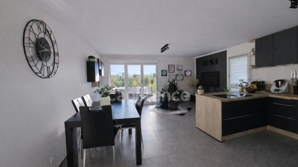 Appartement T4 avec terrasse, vue dégagée et garage double