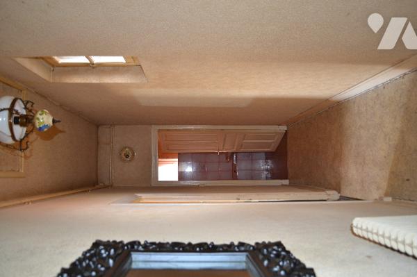 Beaumont, petit immeuble composé de 2 appartements de type 2,