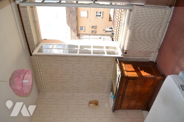 Beaumont, petit immeuble composé de 2 appartements de type 2,