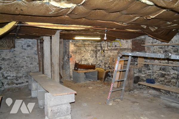 Beaumont, petit immeuble composé de 2 appartements de type 2,