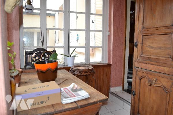 Beaumont, petit immeuble composé de 2 appartements de type 2,