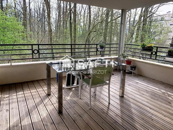 Vivre entre ville et forêt - Terrasse - Balcon - Double box