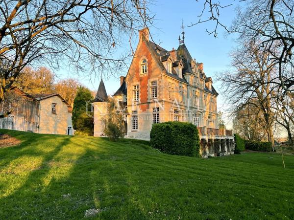 Propriété de 25 hectares avec château du XIXe siècle et dépendances